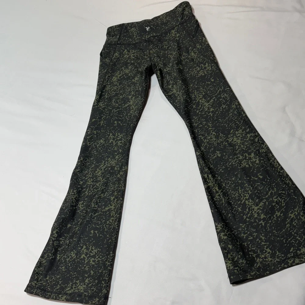 Old Navy Active PowerSoft High-Rise Go-Dry Flare Leggings Youth L